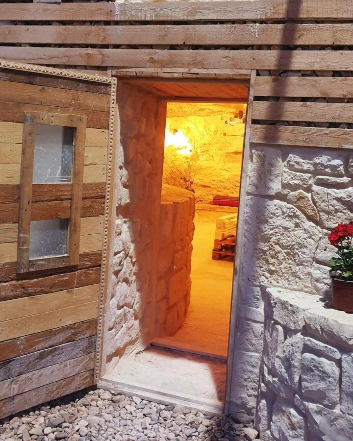 7 Caves Hotel Al Jāyah Dış mekan fotoğraf